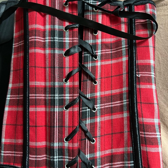 Red plaid Tartan under breast corset. Worn once in photoshop. - Picture 4 of 4